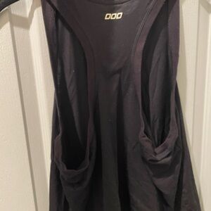 Lorna Jane crop active wear top black size medium